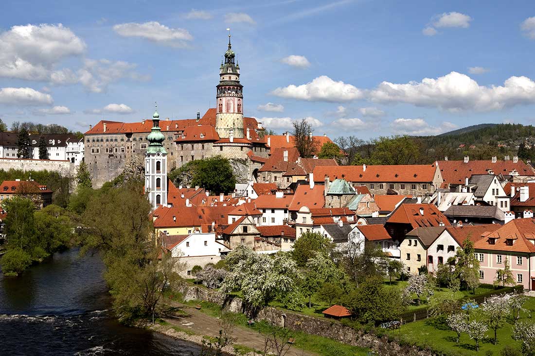 V srdci jižních Čech je Český Krumlov skvělé místo pro Vaši dovolenou.
